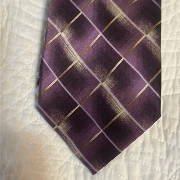 Mult Brands Silk Ties Elegant Patterns in purple, black and Red - Picture 13 of 14